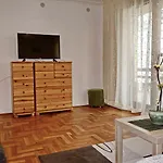 Tolena Apartament *