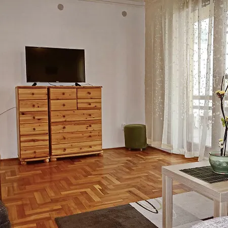 Tolena Apartment *