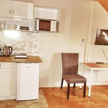Tolena Apartment